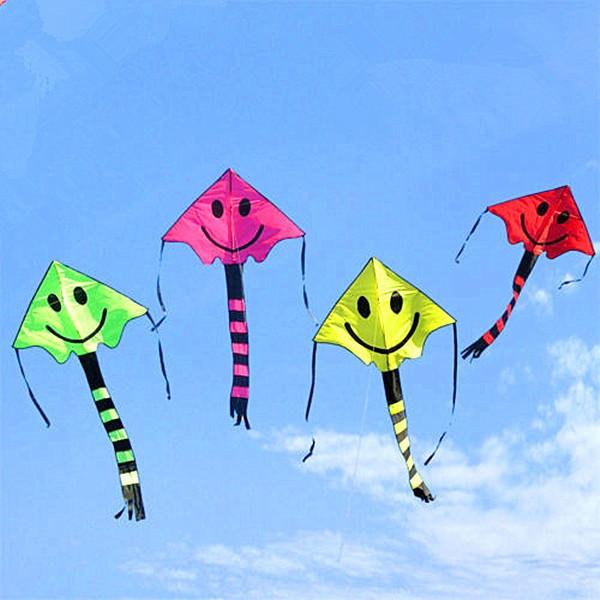 Smile Stunt Kite Cometa Kite Child Toys Kite Four Color Smile Angel Smiley Sports Beach Kite 76cm * 167cm