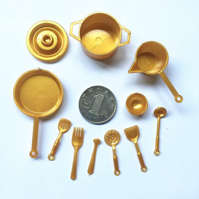 10pcs/lot 1:12 Dollhouse Miniature figure golden fork pot food toys for children accessories dolls